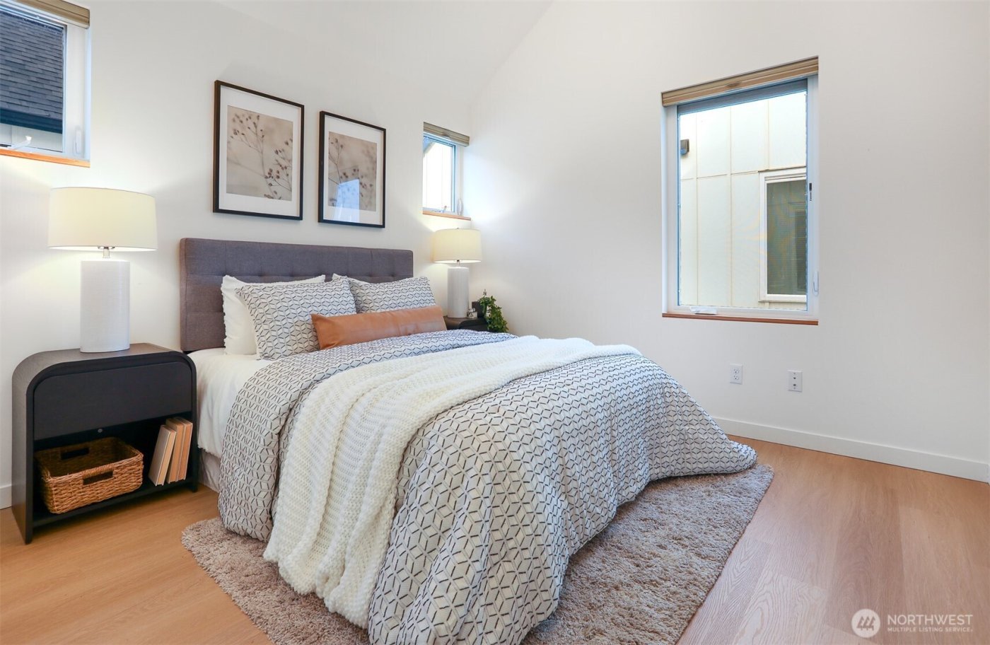 10344 Wallingford Avenue N, Seattle, WA 98133