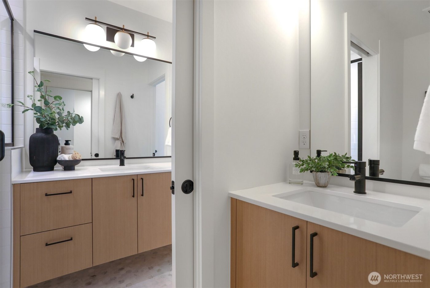 10344 Wallingford Avenue N, Seattle, WA 98133