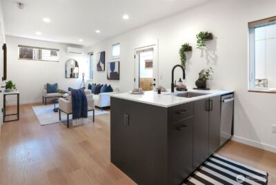 10344 Wallingford Avenue N, Seattle, WA 98133 - Photo 10