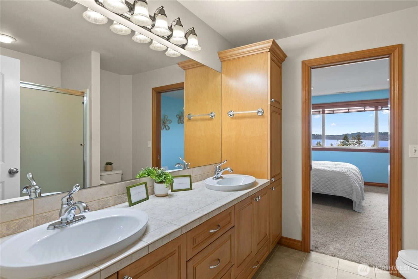 603 Washington Avenue , Mukilteo, WA 98275-2215