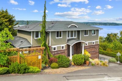 603 Washington Avenue , Mukilteo, WA 98275-2215 - Photo 2