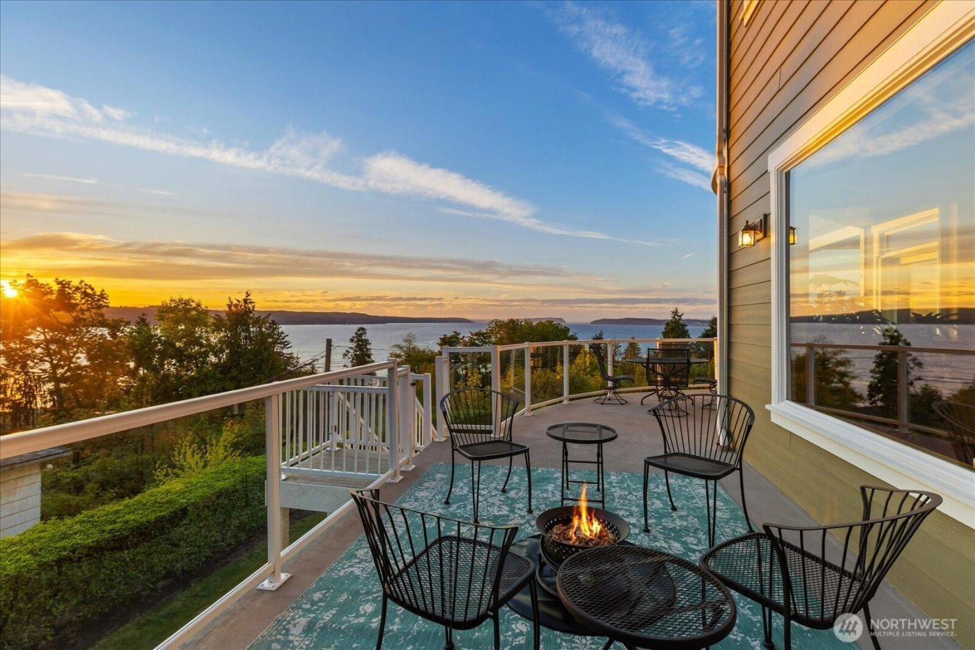 603 Washington Avenue , Mukilteo, WA 98275-2215