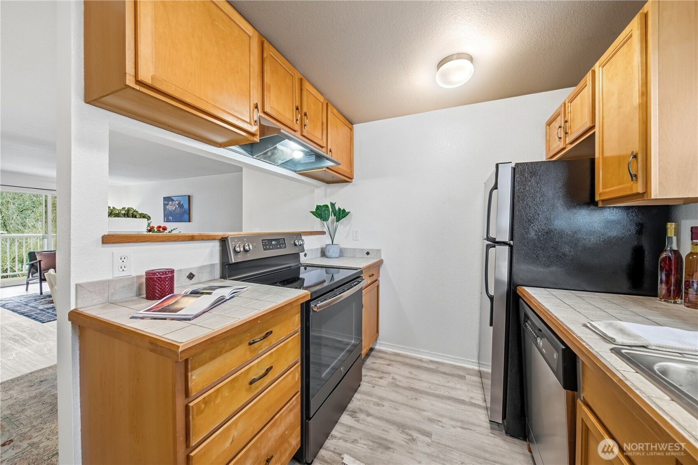 1144 N 198th Street #E304, Shoreline, WA 98133-3650