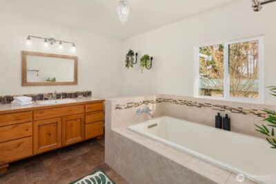 19921 10th Drive SE, Bothell, WA 98012 - Photo 18