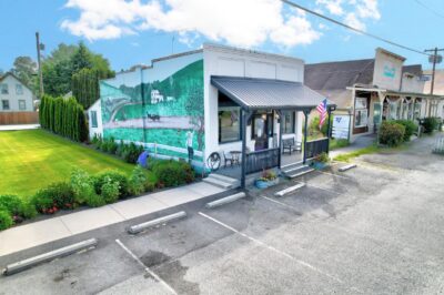 1415 Pioneer Hwy