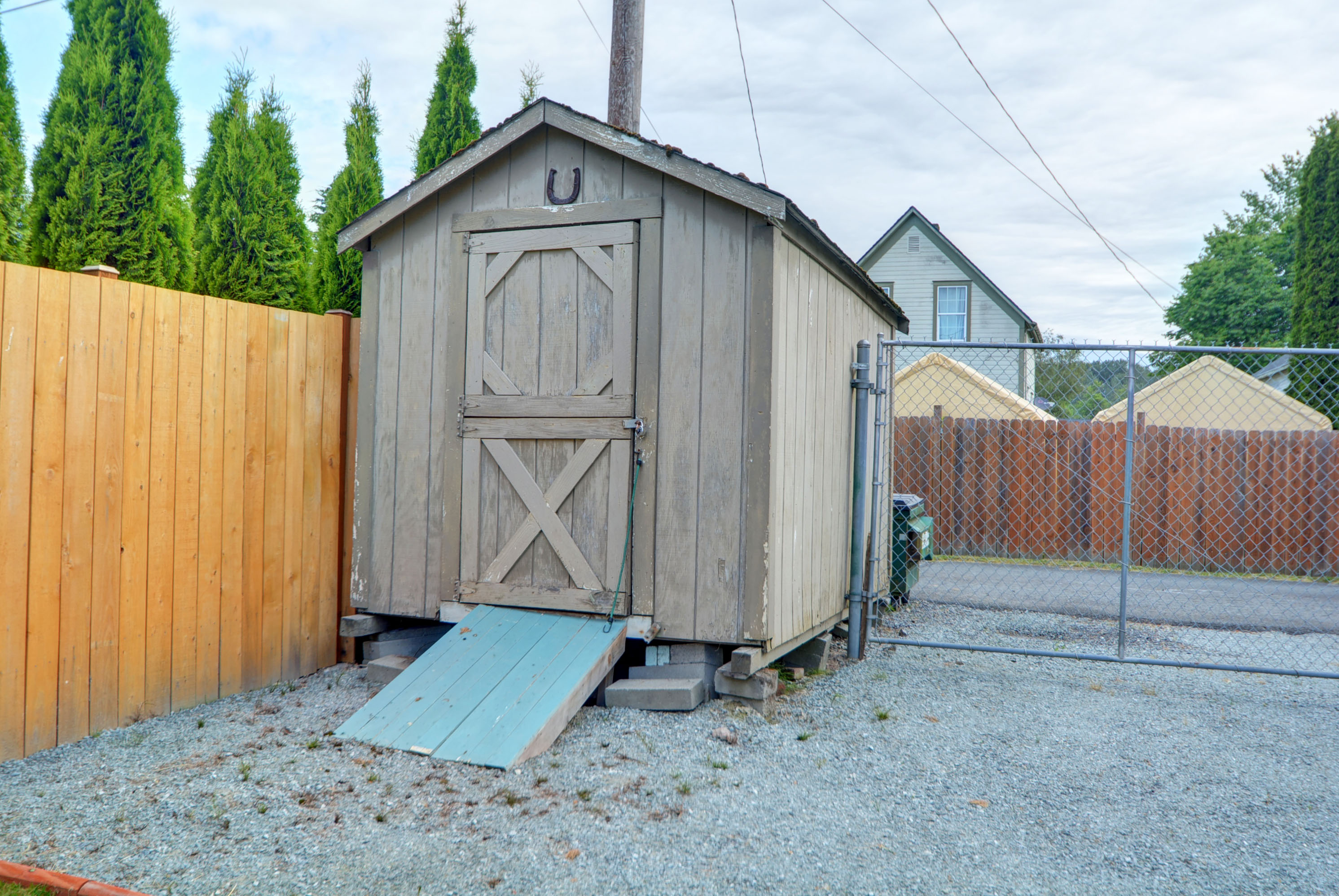1415 Pioneer Hwy