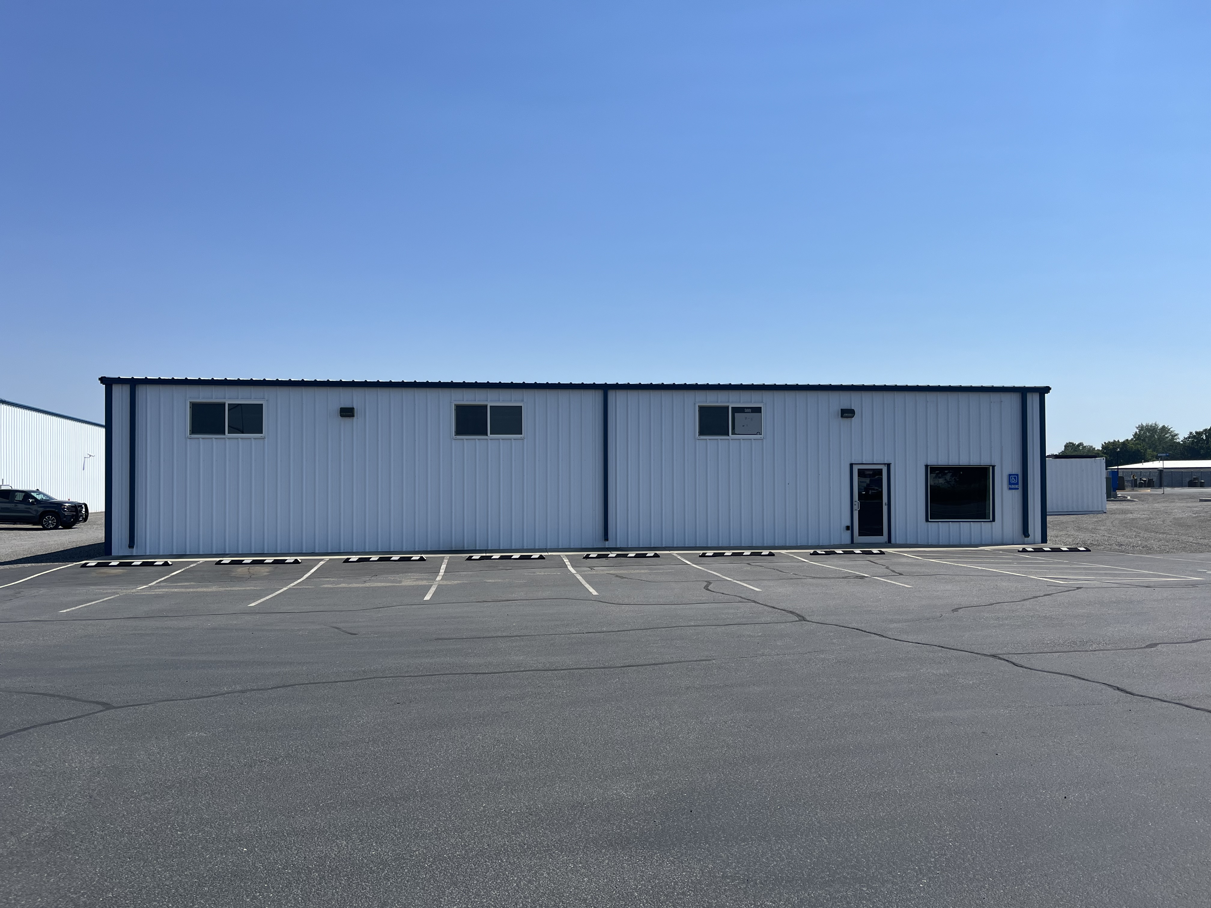 1893 Airport Way & 1941 Terminal Dr