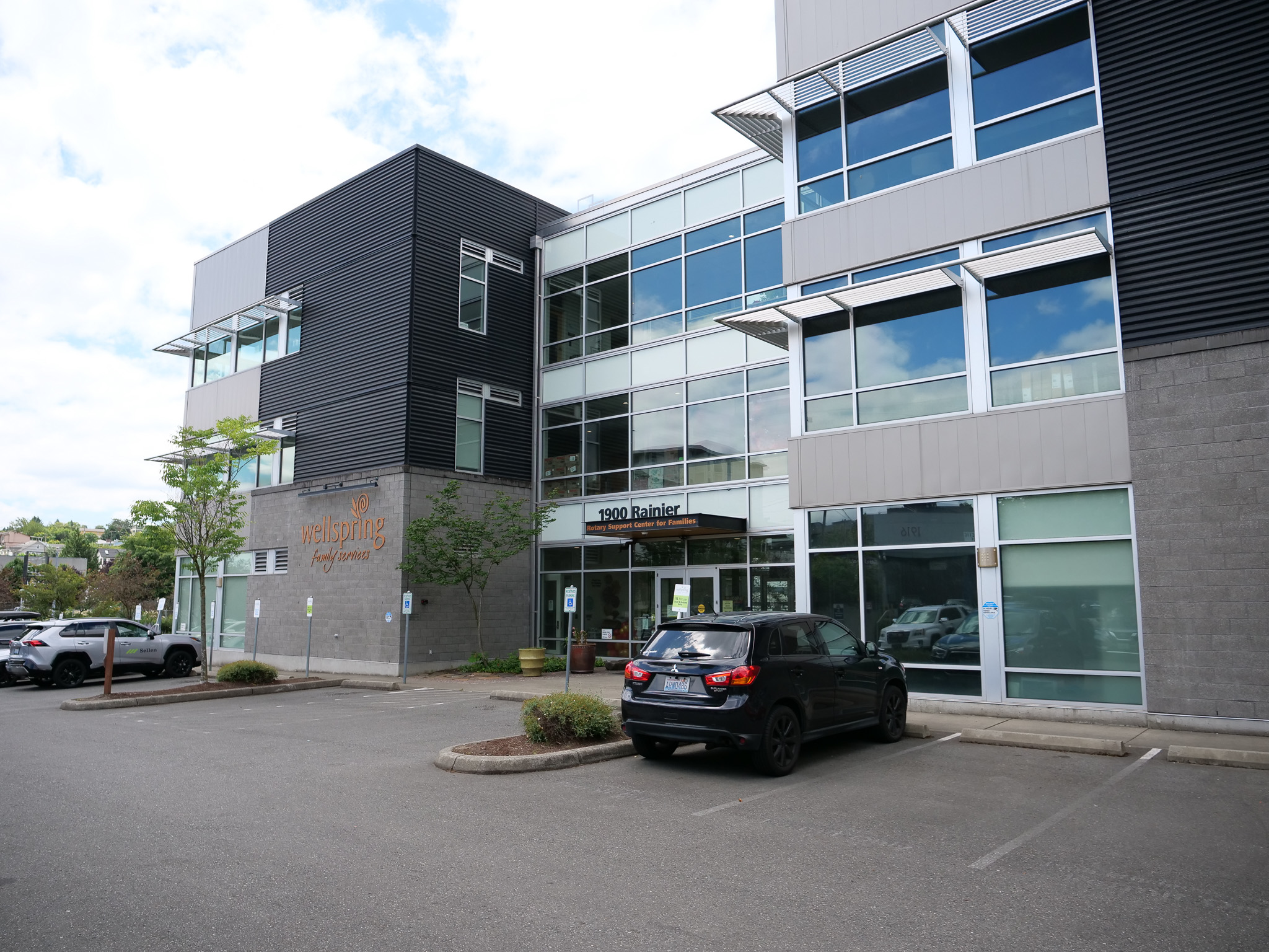 1900 Rainier Ave S