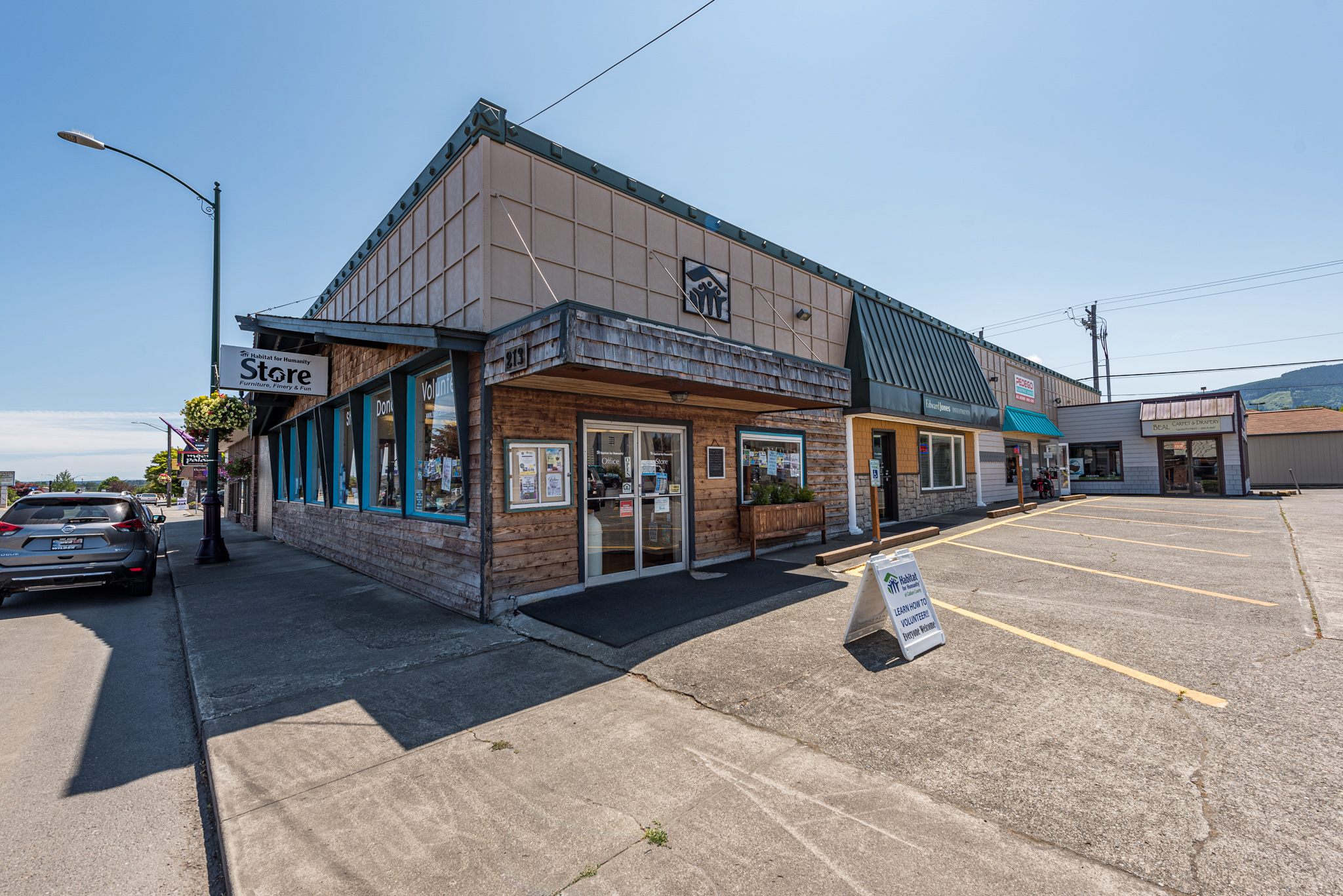 213 E Washington St 4
