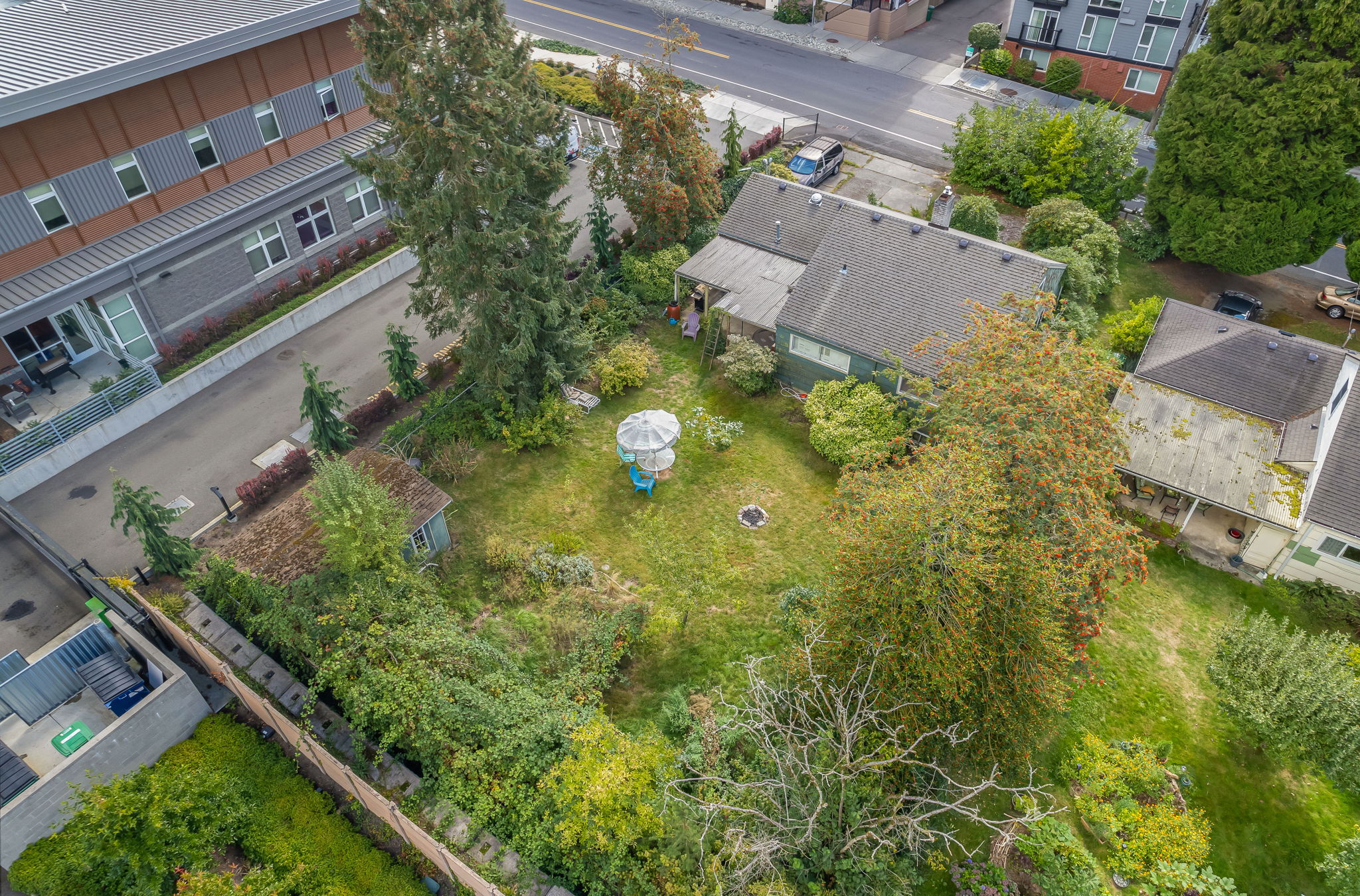 1216 NE 180 St
