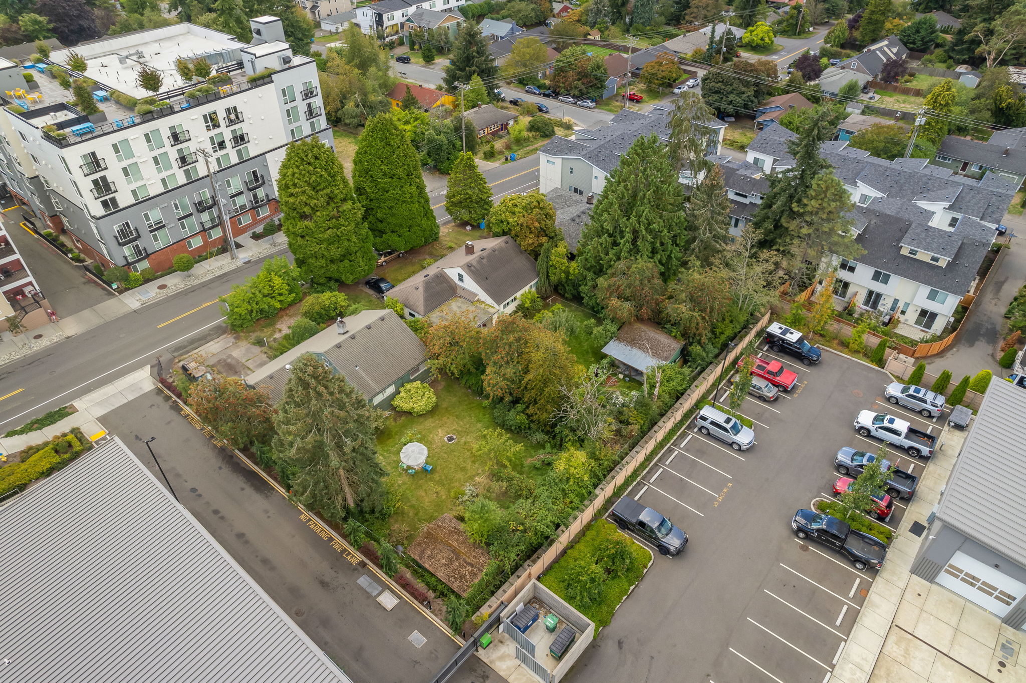 1216 NE 180 St