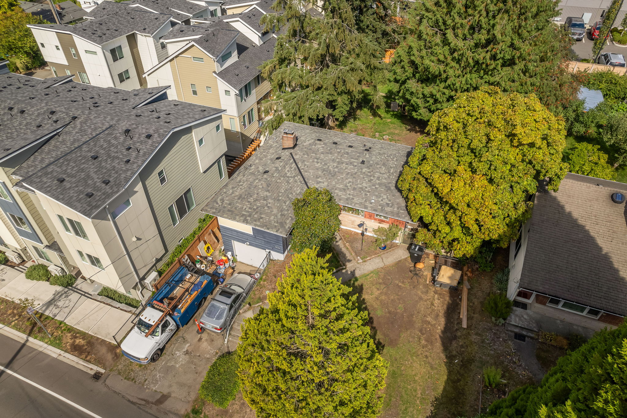 1216 NE 180 St
