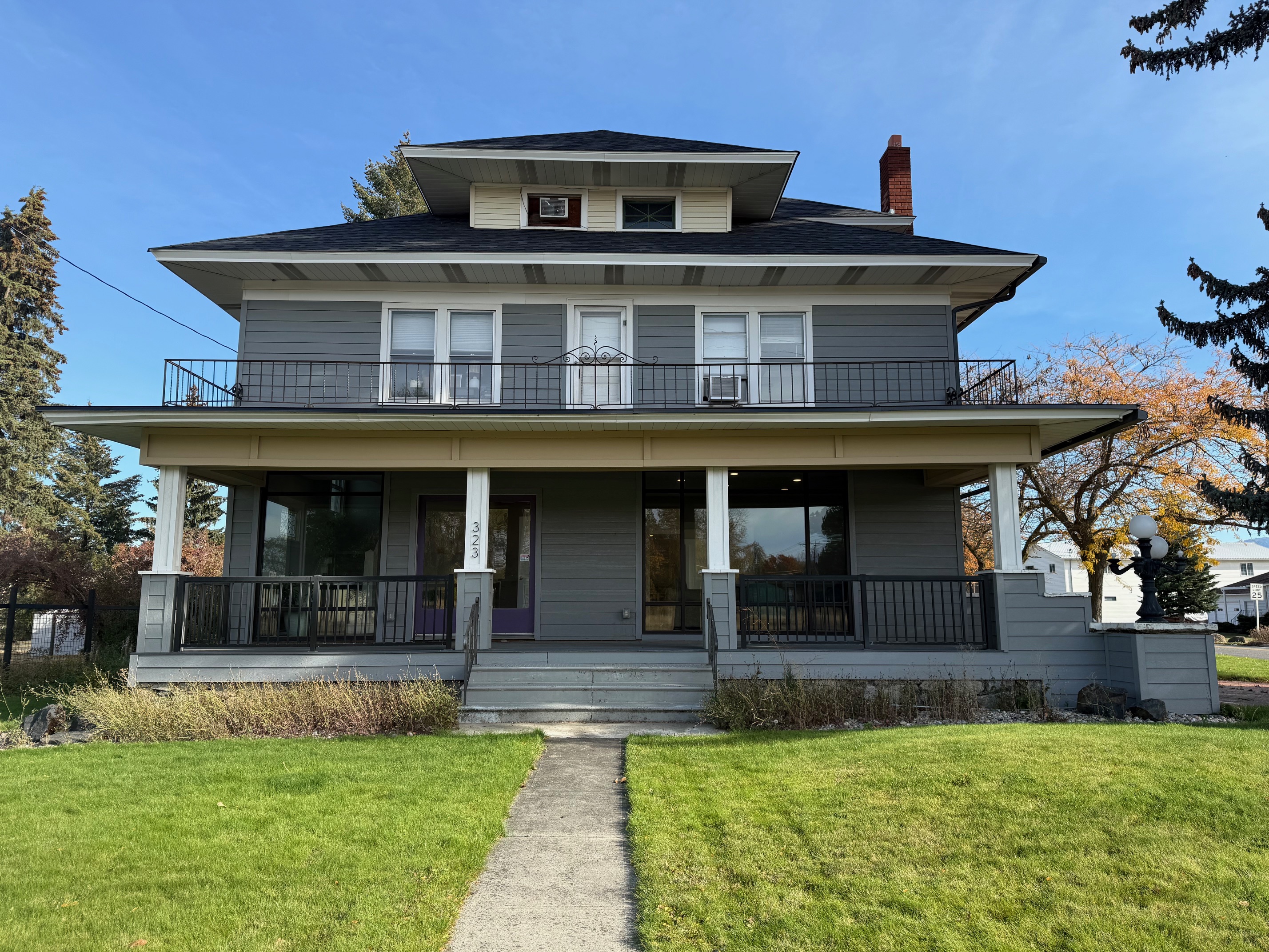 323 S Pines