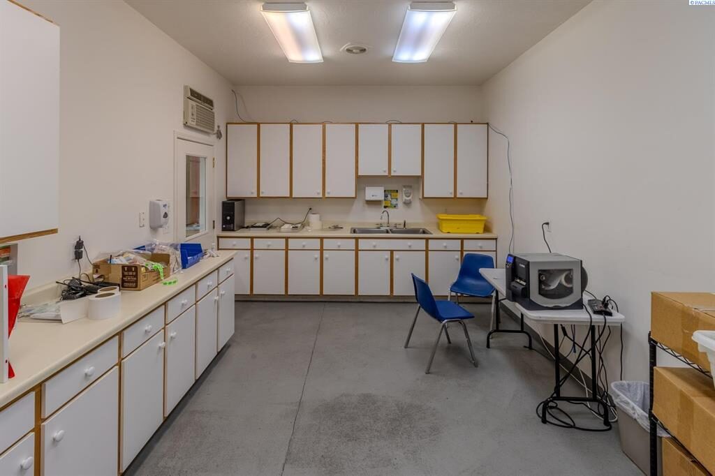 2148 W Hwy 26
