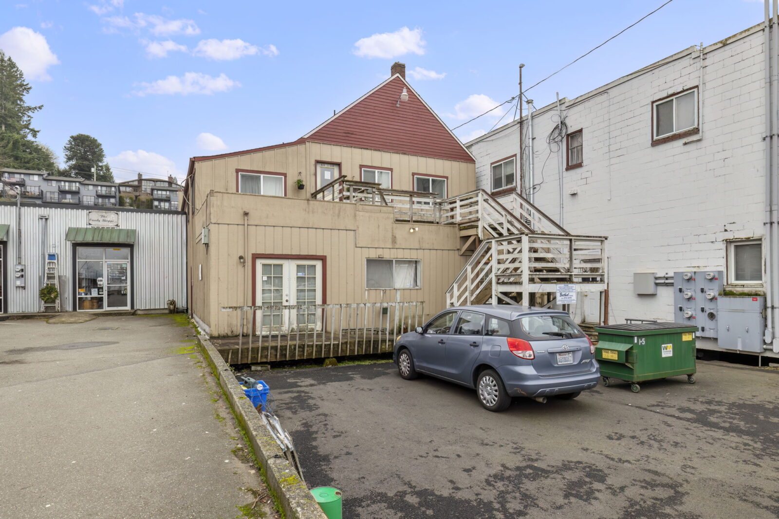 821 Bay Street