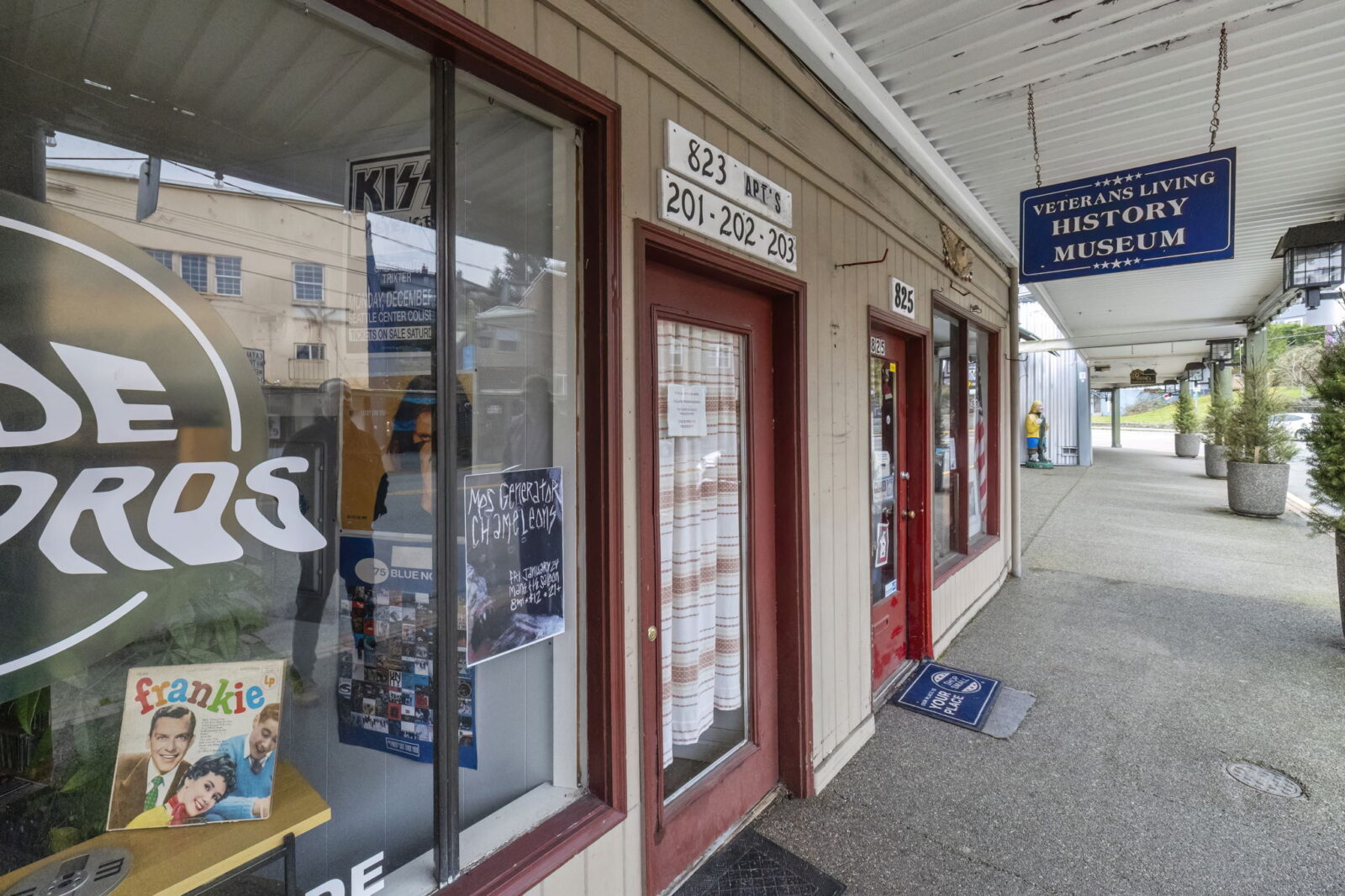 821 Bay Street