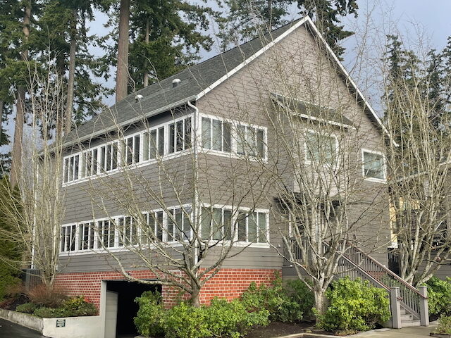 250 Madrona Way NE 110 & 220