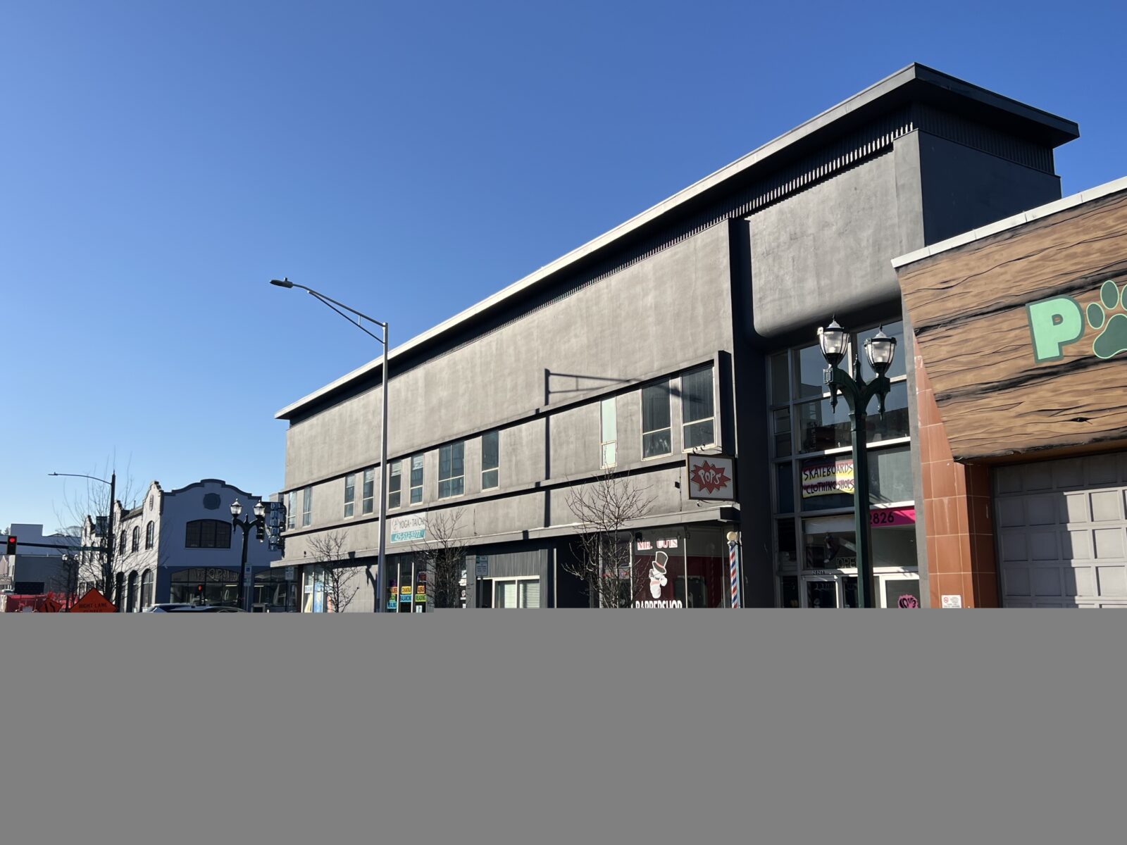 1313 Hewitt Ave