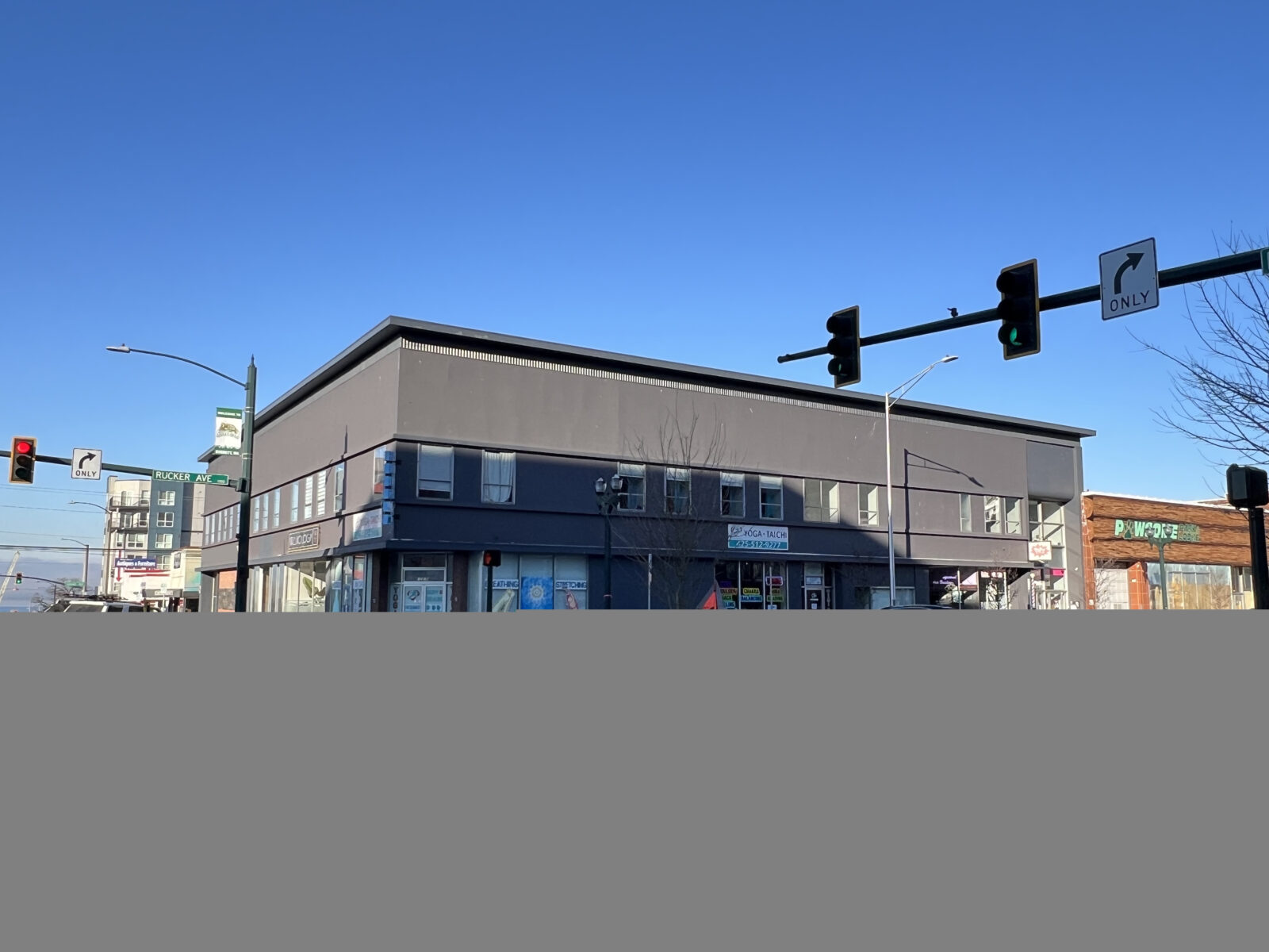 1313 Hewitt Ave