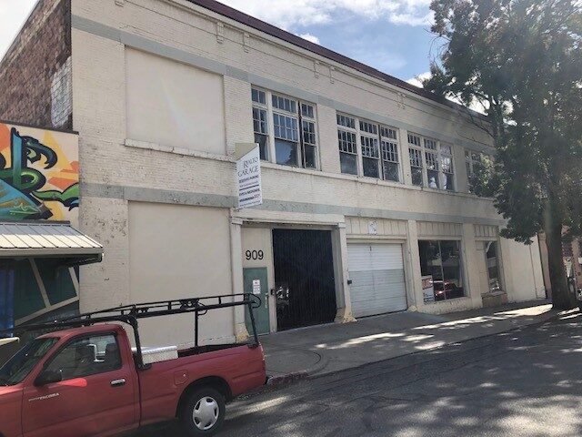 909 Market St