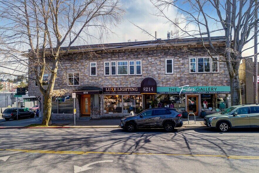 8212 Greenwood Ave N