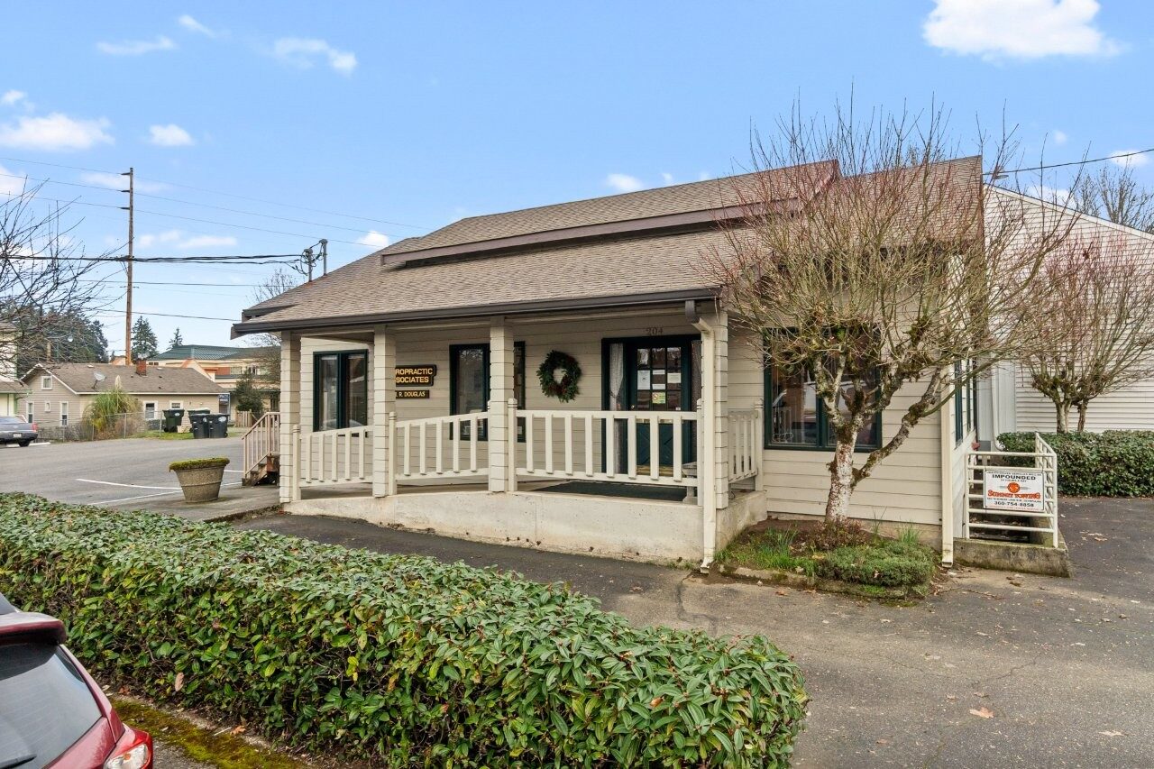 204 Erie St SE