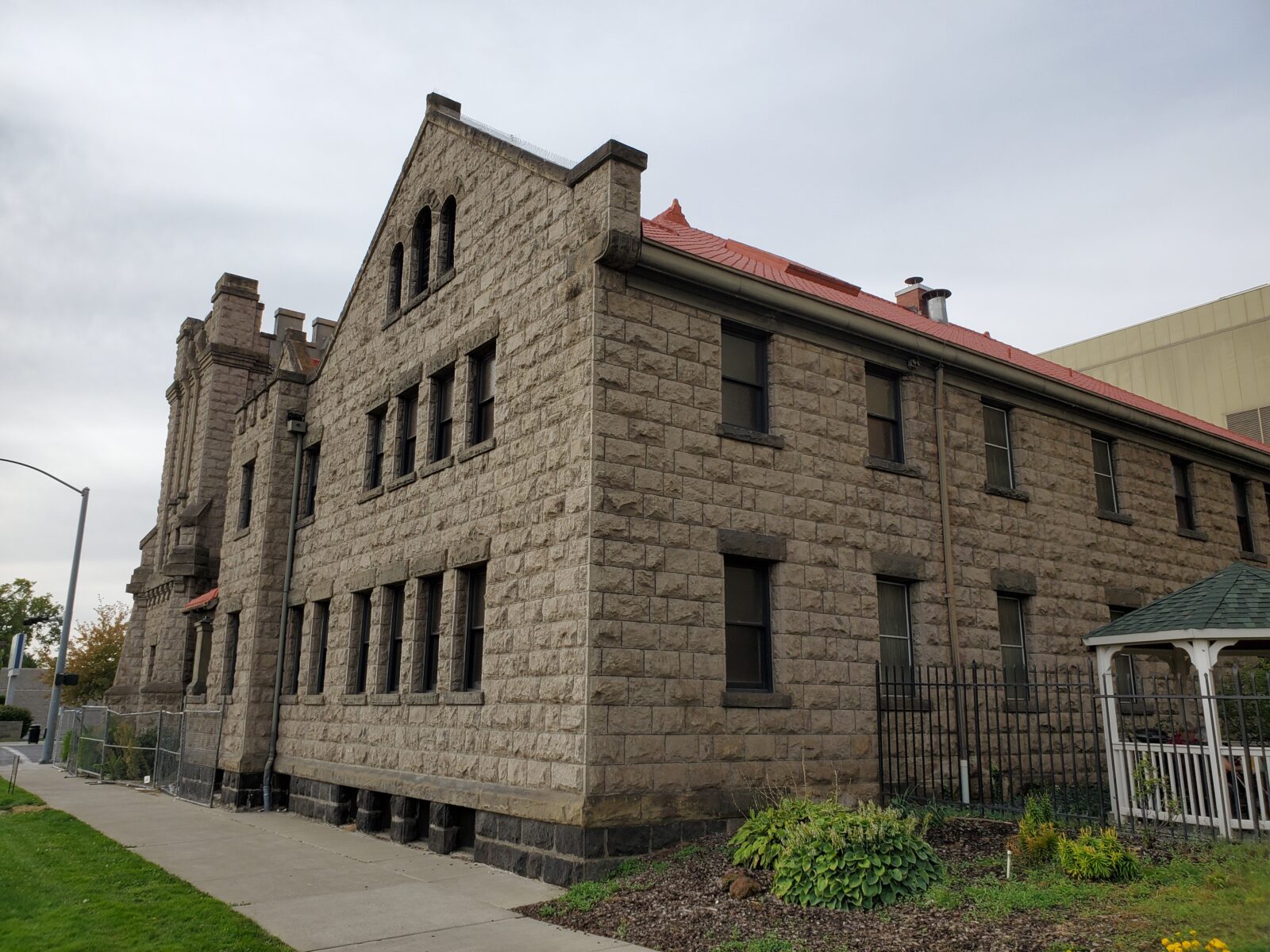 515 E Yakima Ave