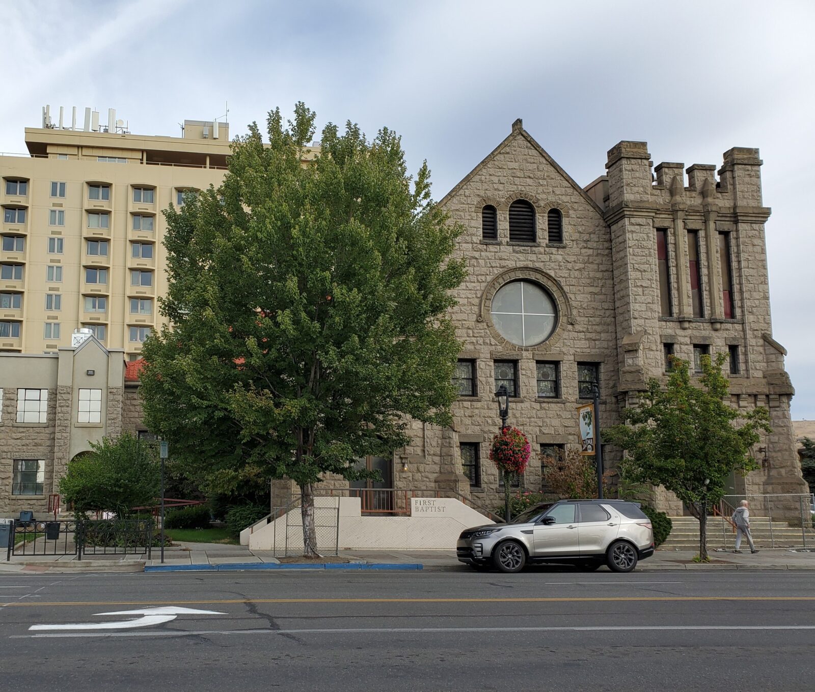 515 E Yakima Ave