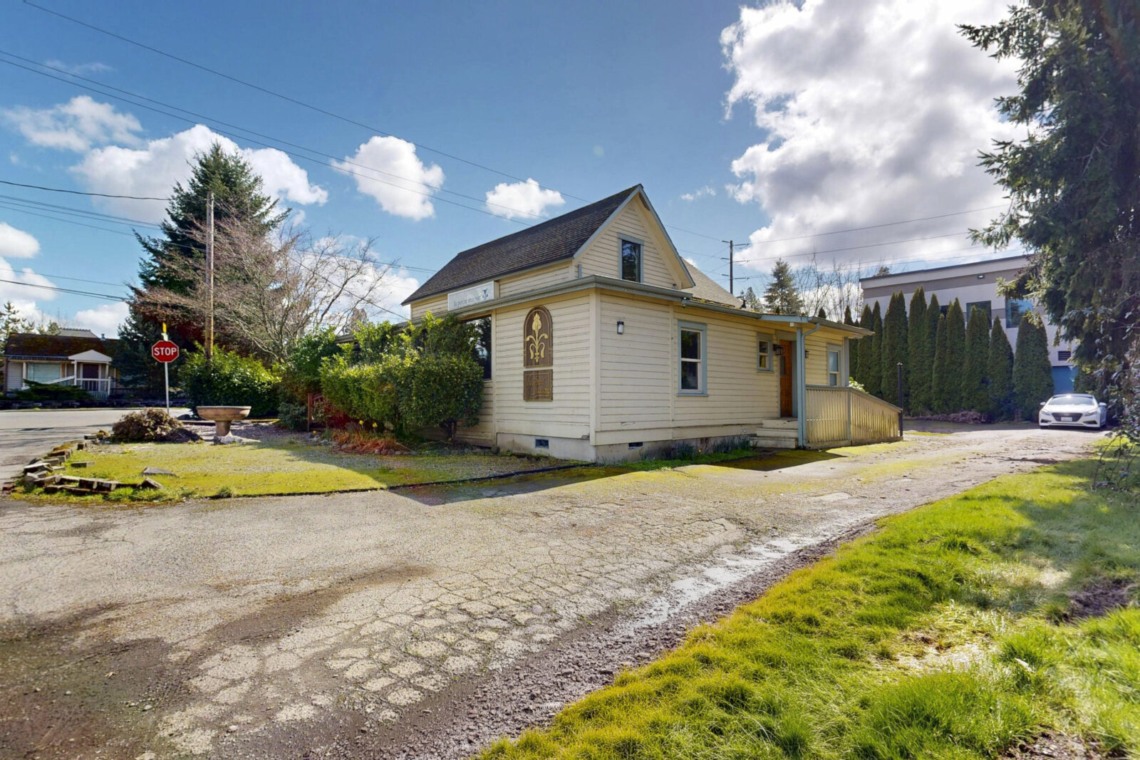 2005 Ascension Ave NW