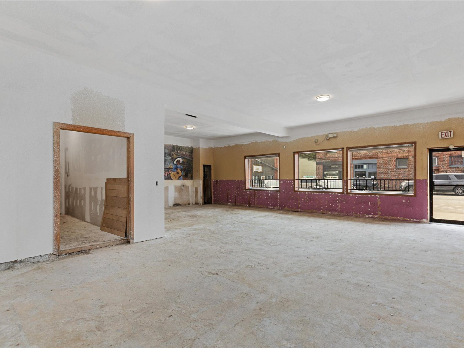 101 S Granite Ave