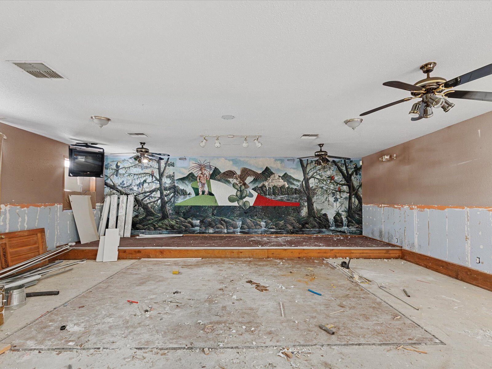 101 S Granite Ave