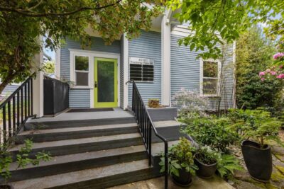 4510 Thackeray Pl NE