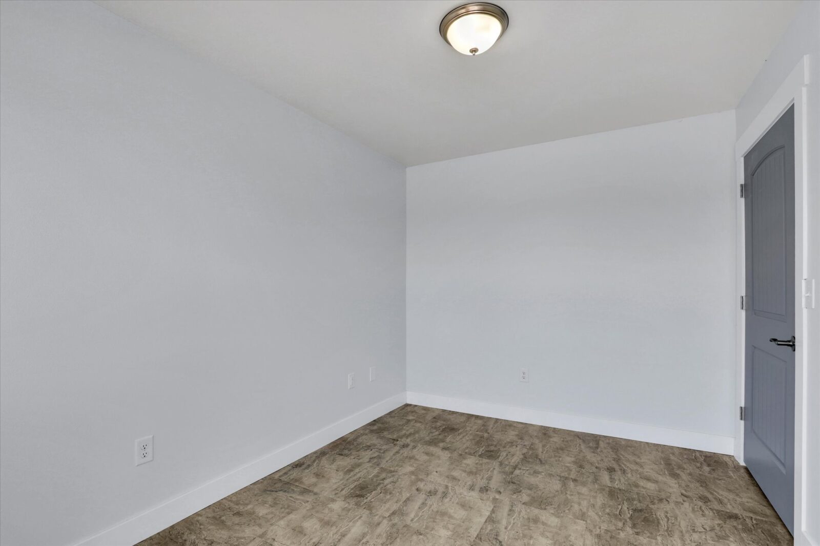 13217 E Trent