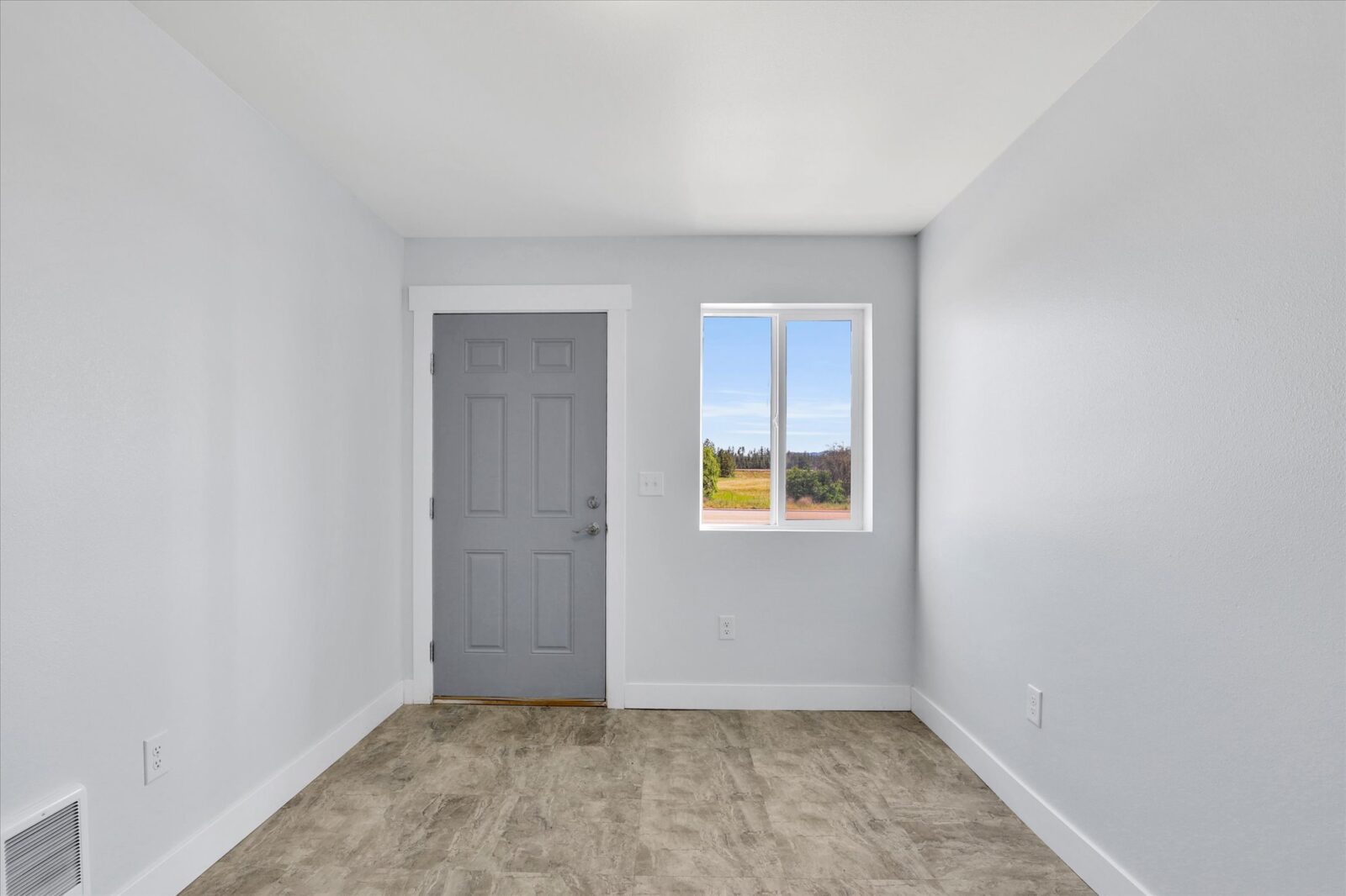 13217 E Trent