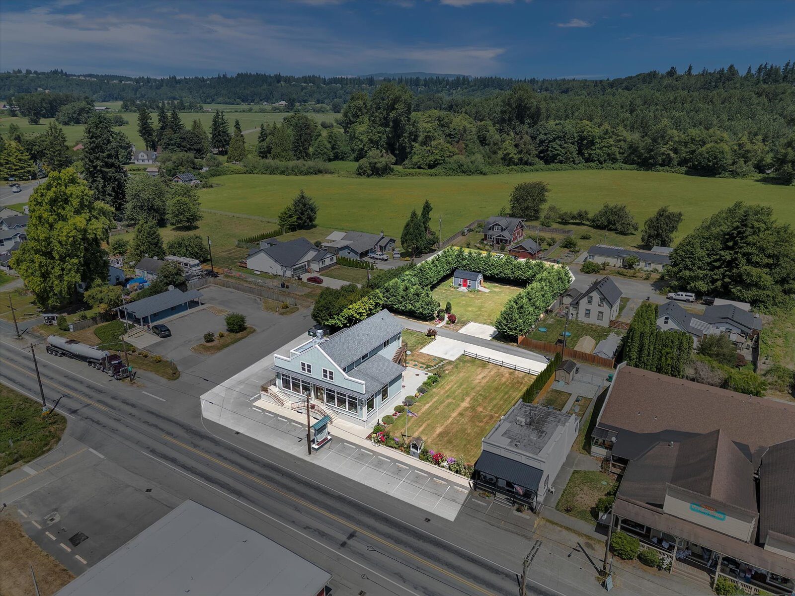 1421 Pioneer Hwy