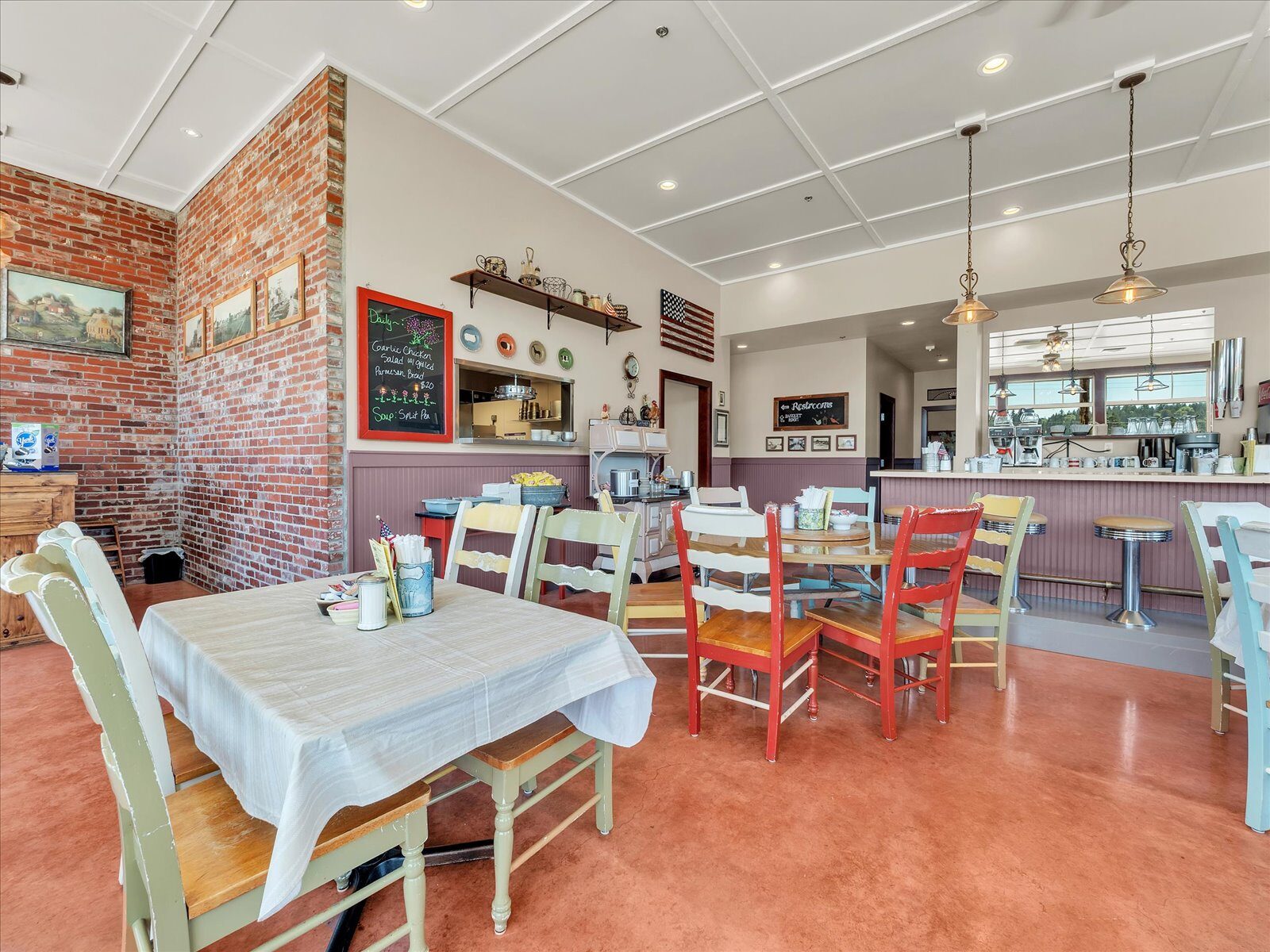1421 Pioneer Hwy