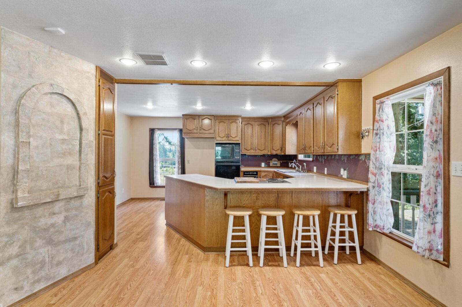 1619 W Reynolds Ave