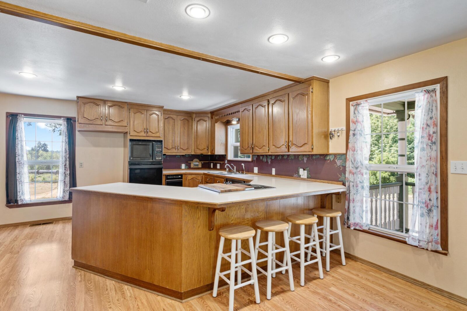 1619 W Reynolds Ave