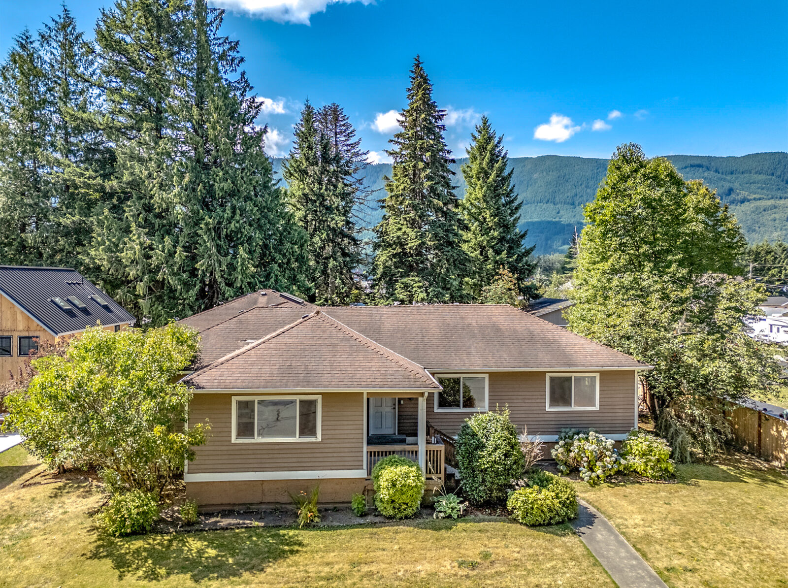 349 E 3rd St 1