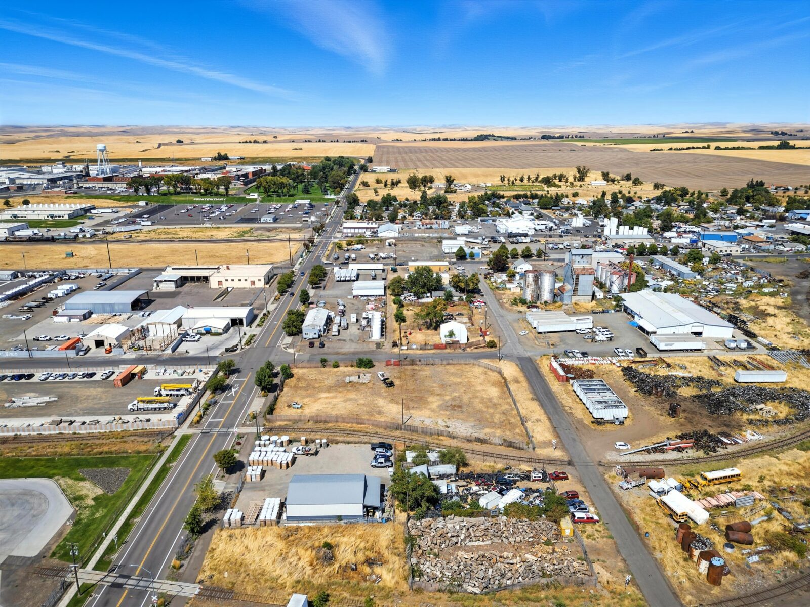 1042 N 13th Ave