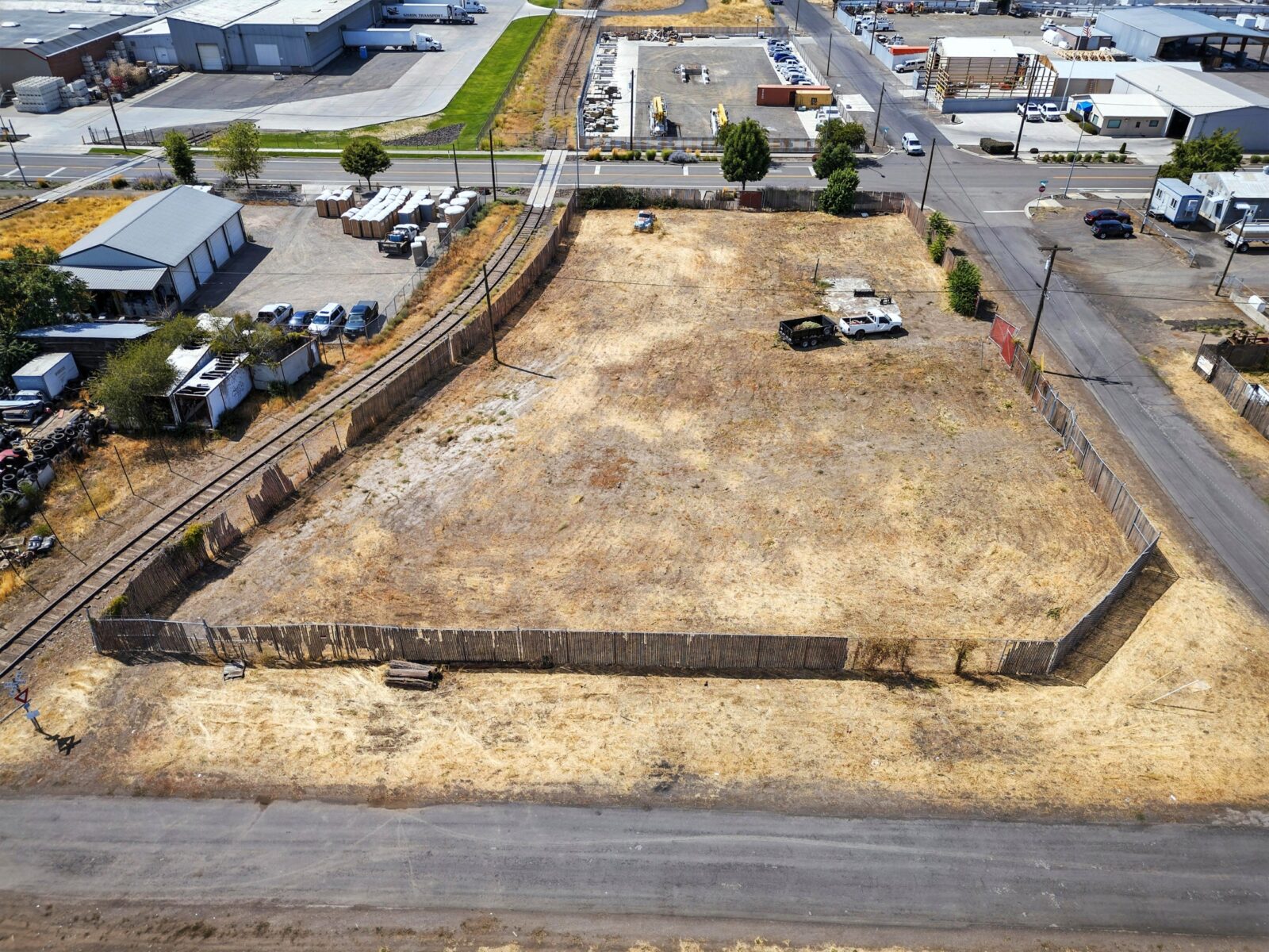 1042 N 13th Ave