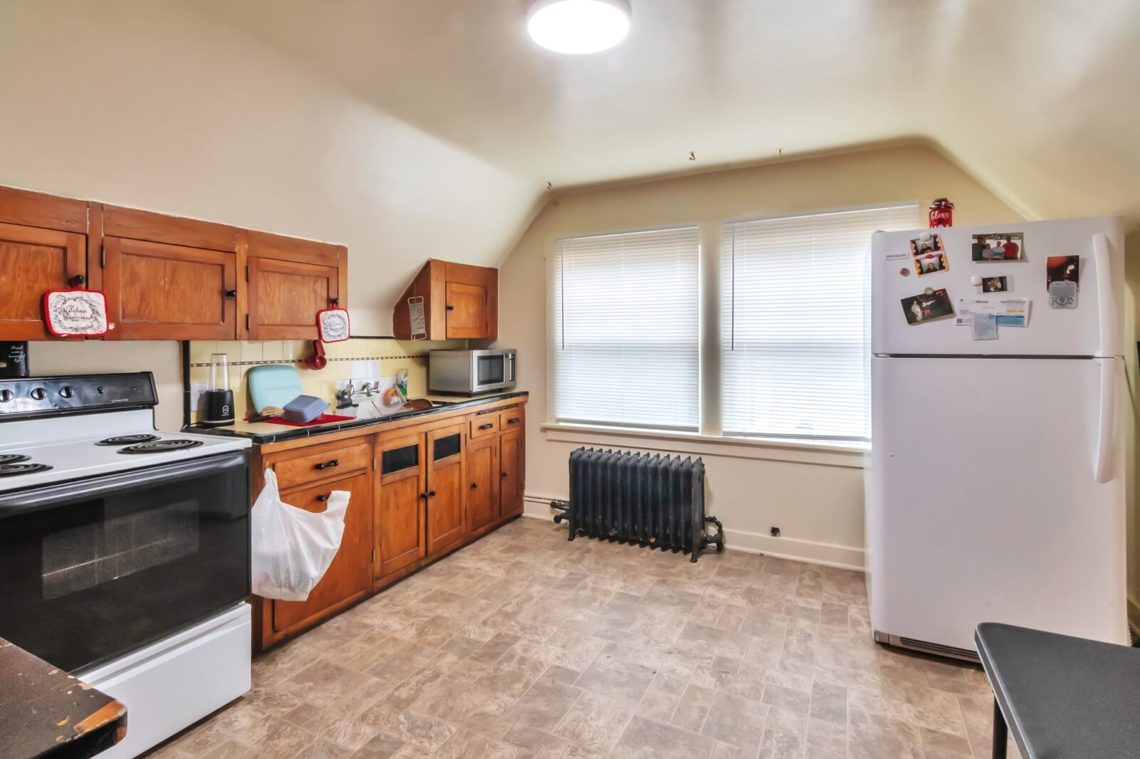 801 Veneta Ave