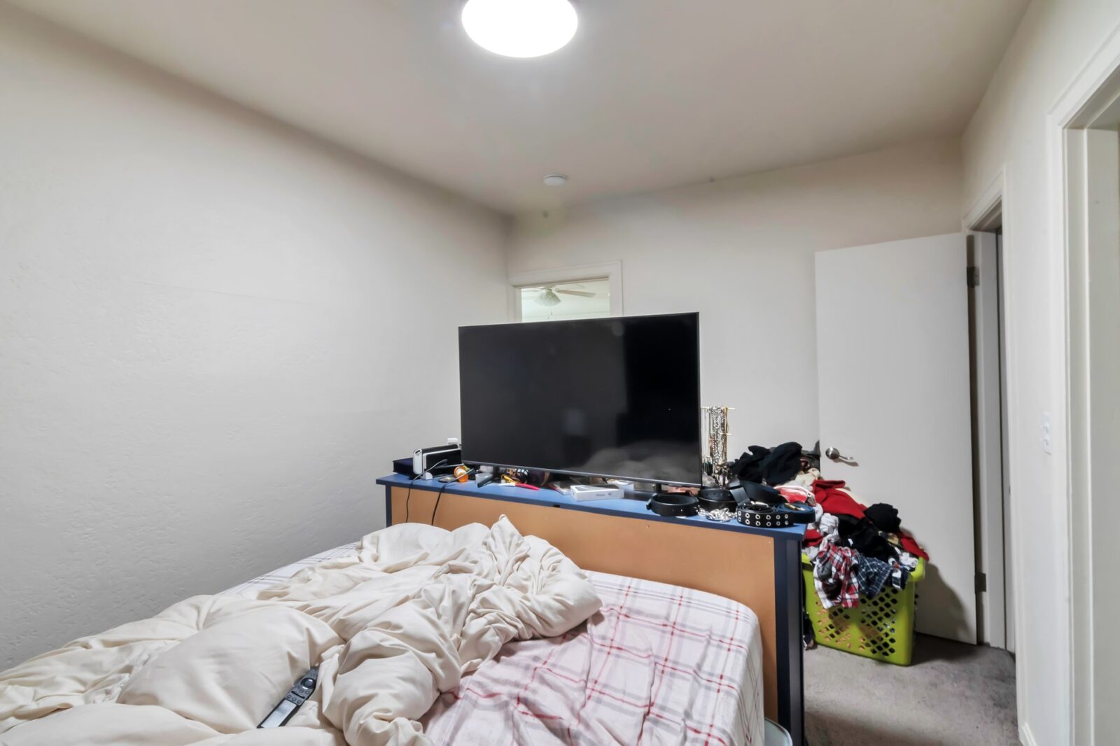 801 Veneta Ave