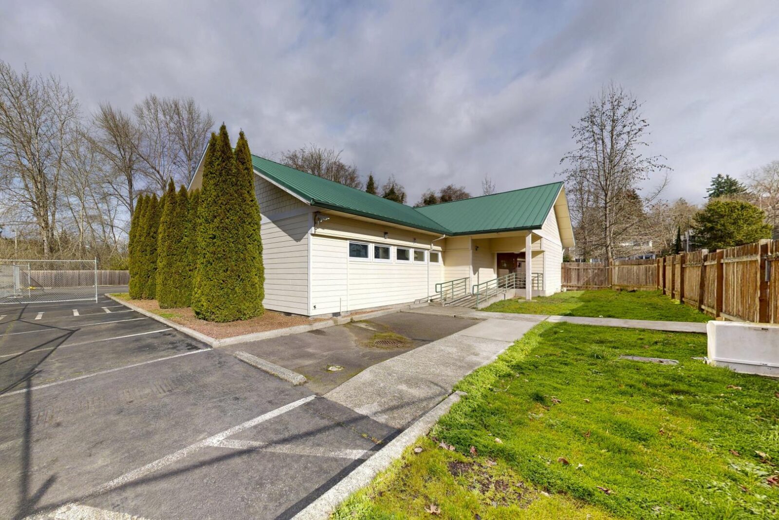 1100 Eastside St SE