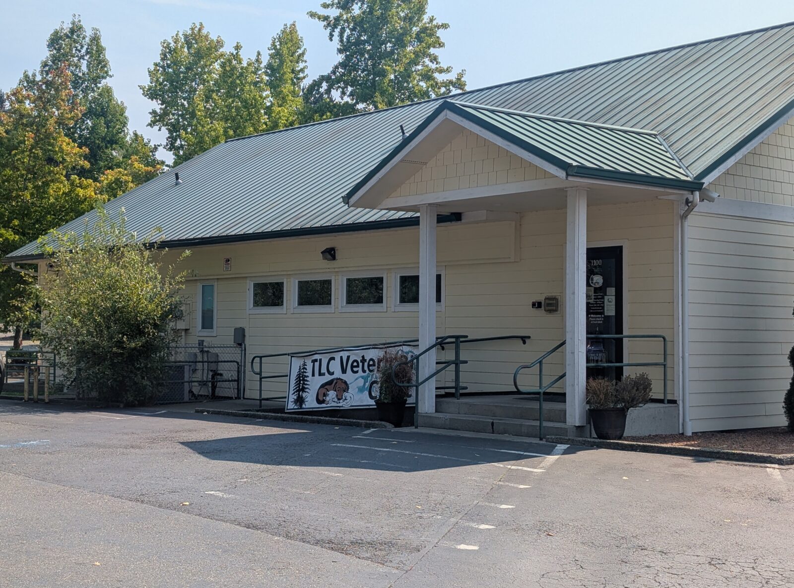1100 Eastside St SE