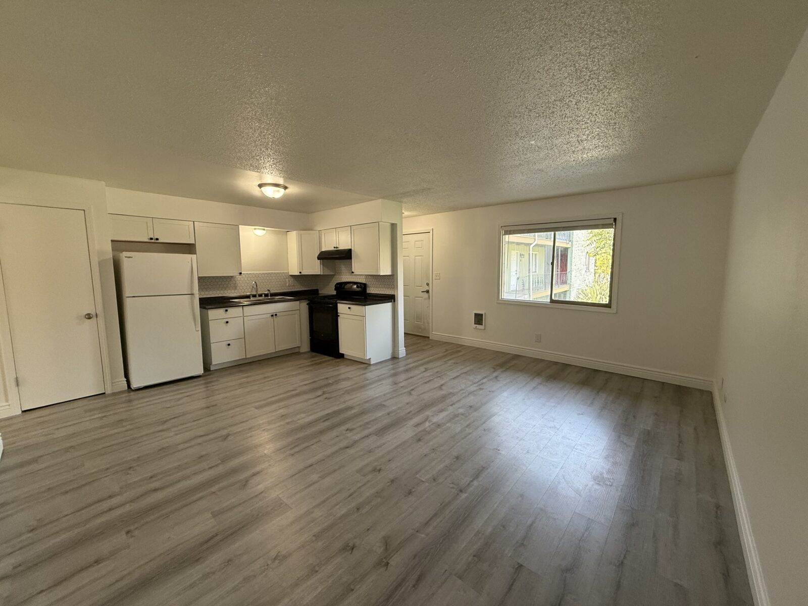 1405 W 8th Ave