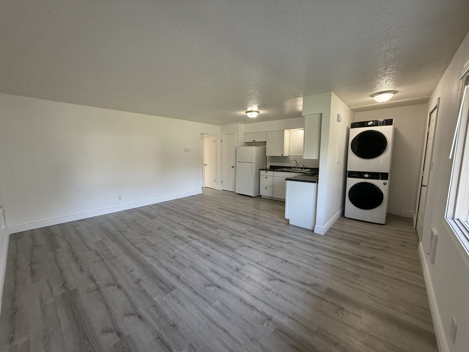 1405 W 8th Ave