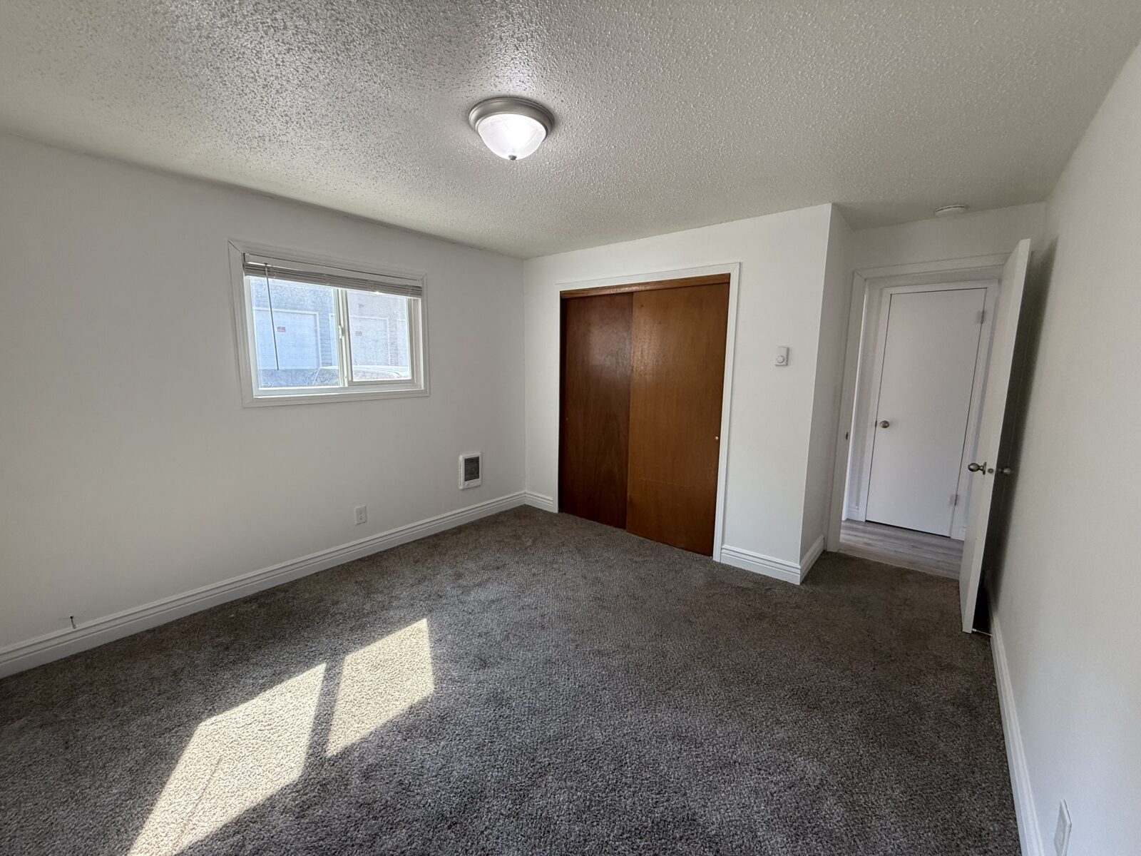 1405 W 8th Ave
