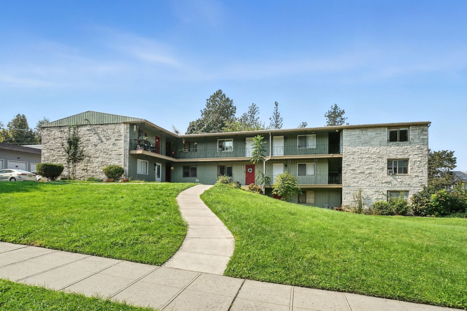 1405 W 8th Ave