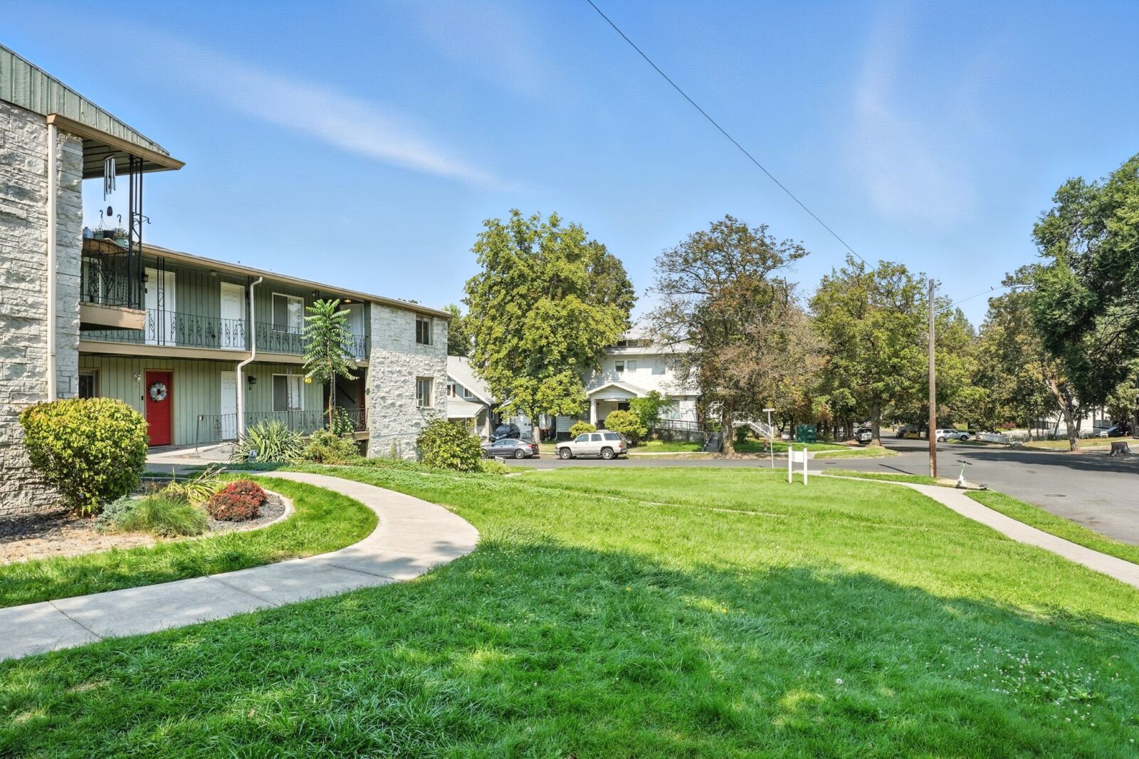 1405 W 8th Ave